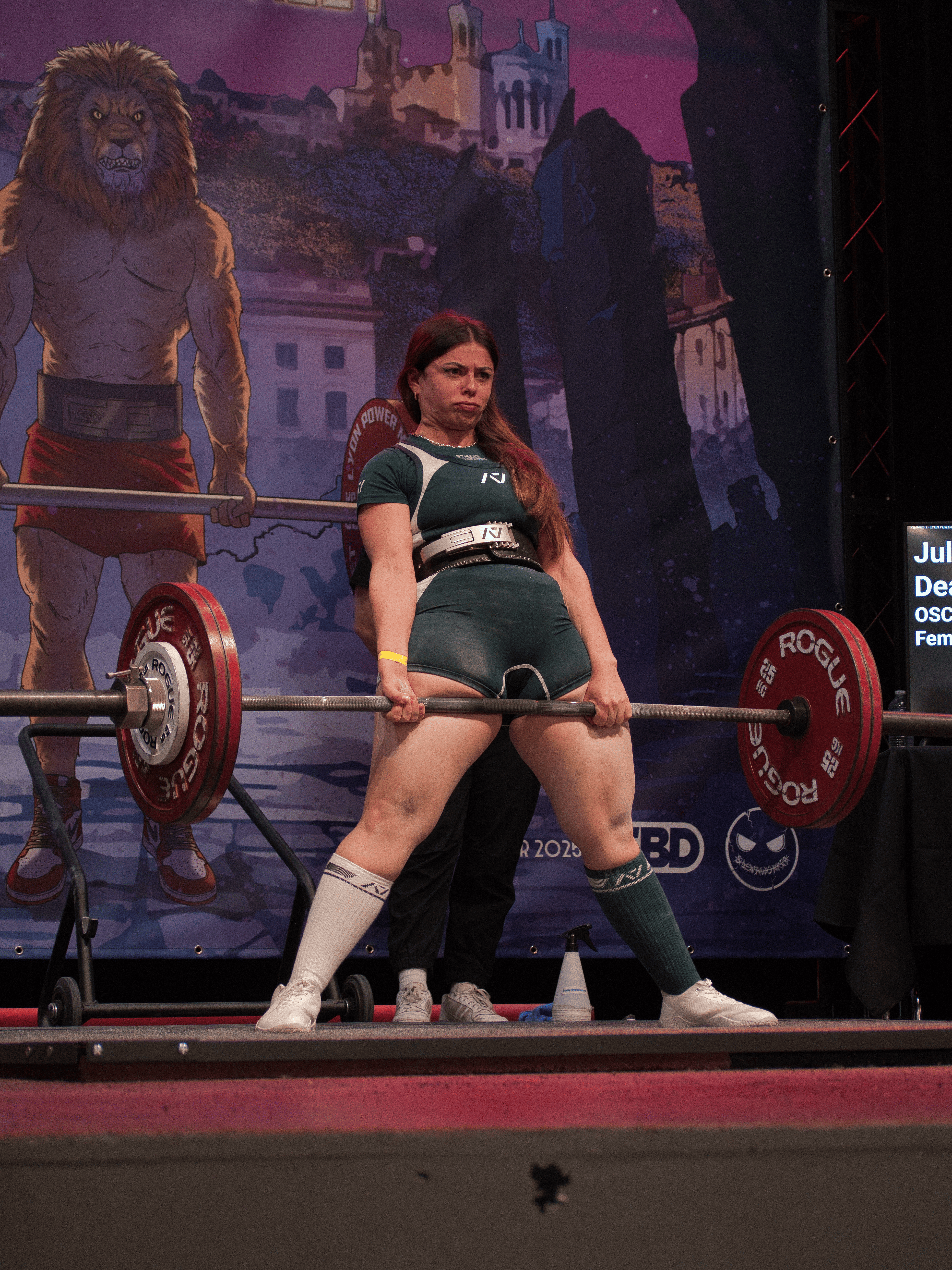 women lift deadlift